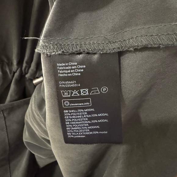 H&M Olive Green Lightweight Parka Diagonal Zip size 2 - Picture 8 of 8